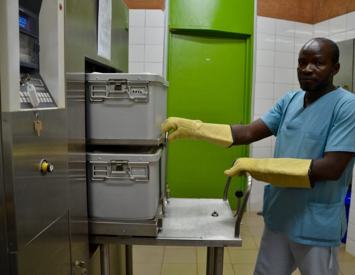 L'autoclave' pour les vêtements d'operation